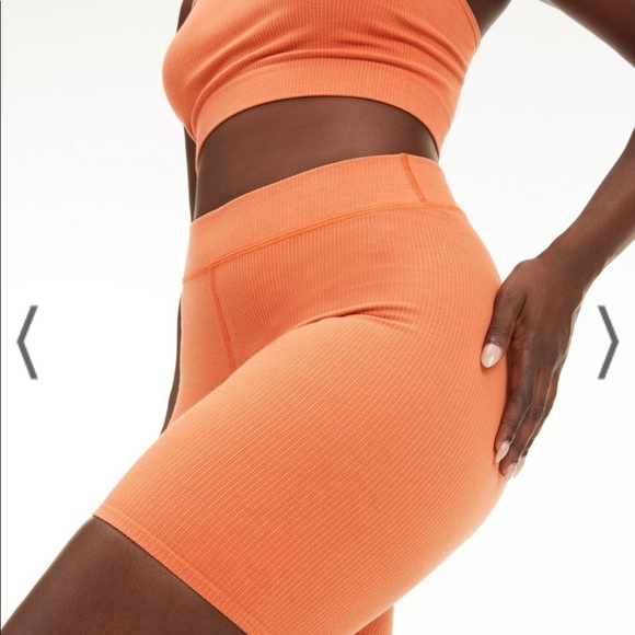 Good American Seamless Rib Bike Shorts - Picture 7 of 10